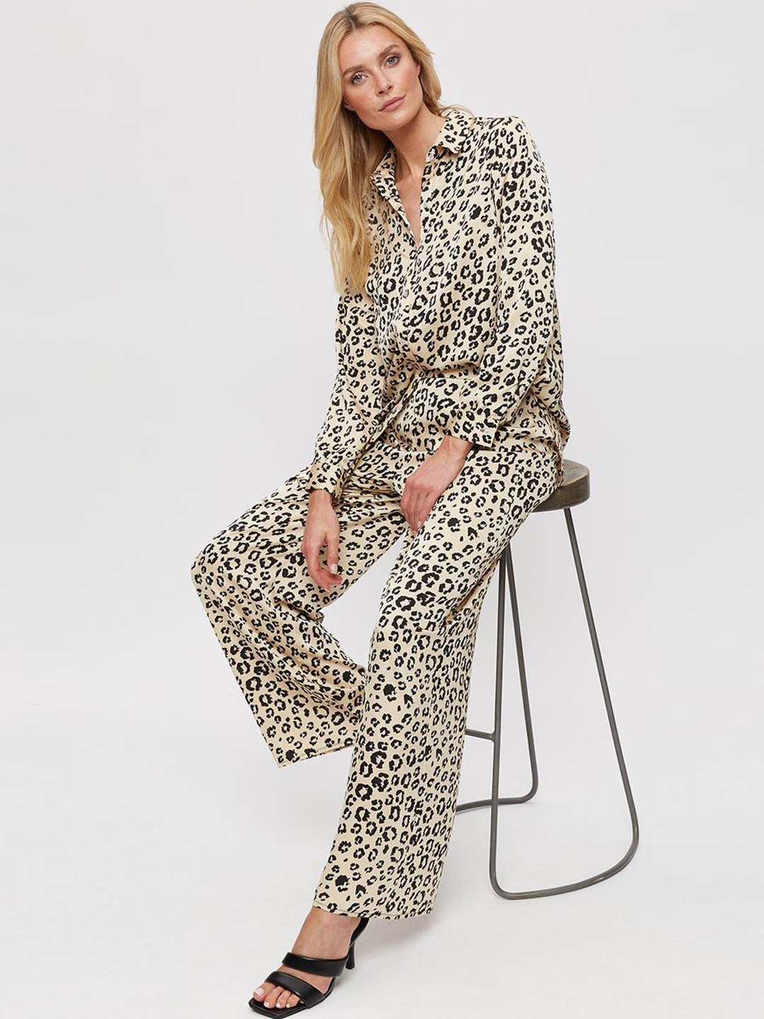 

DOROTHY PERKINS Women Animal Print Satin Finish Trousers, Beige