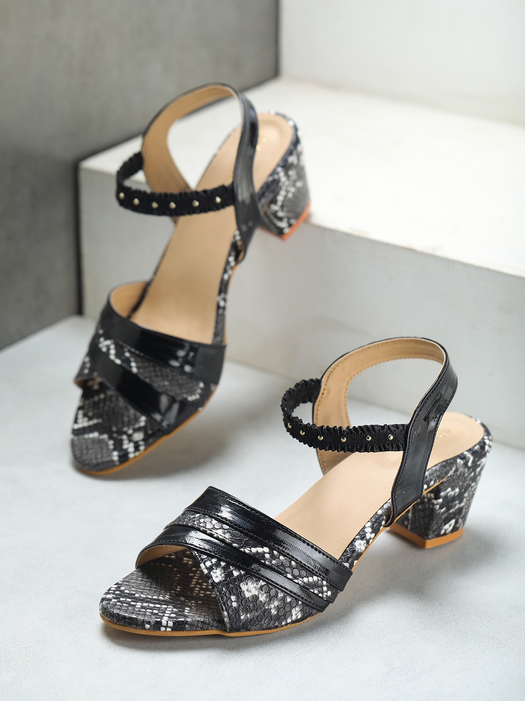 

ESTATOS Printed Block Heels, Black