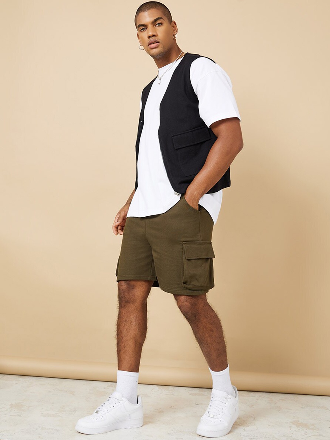 

Styli Men Cotton Cargo Sports Shorts, Olive