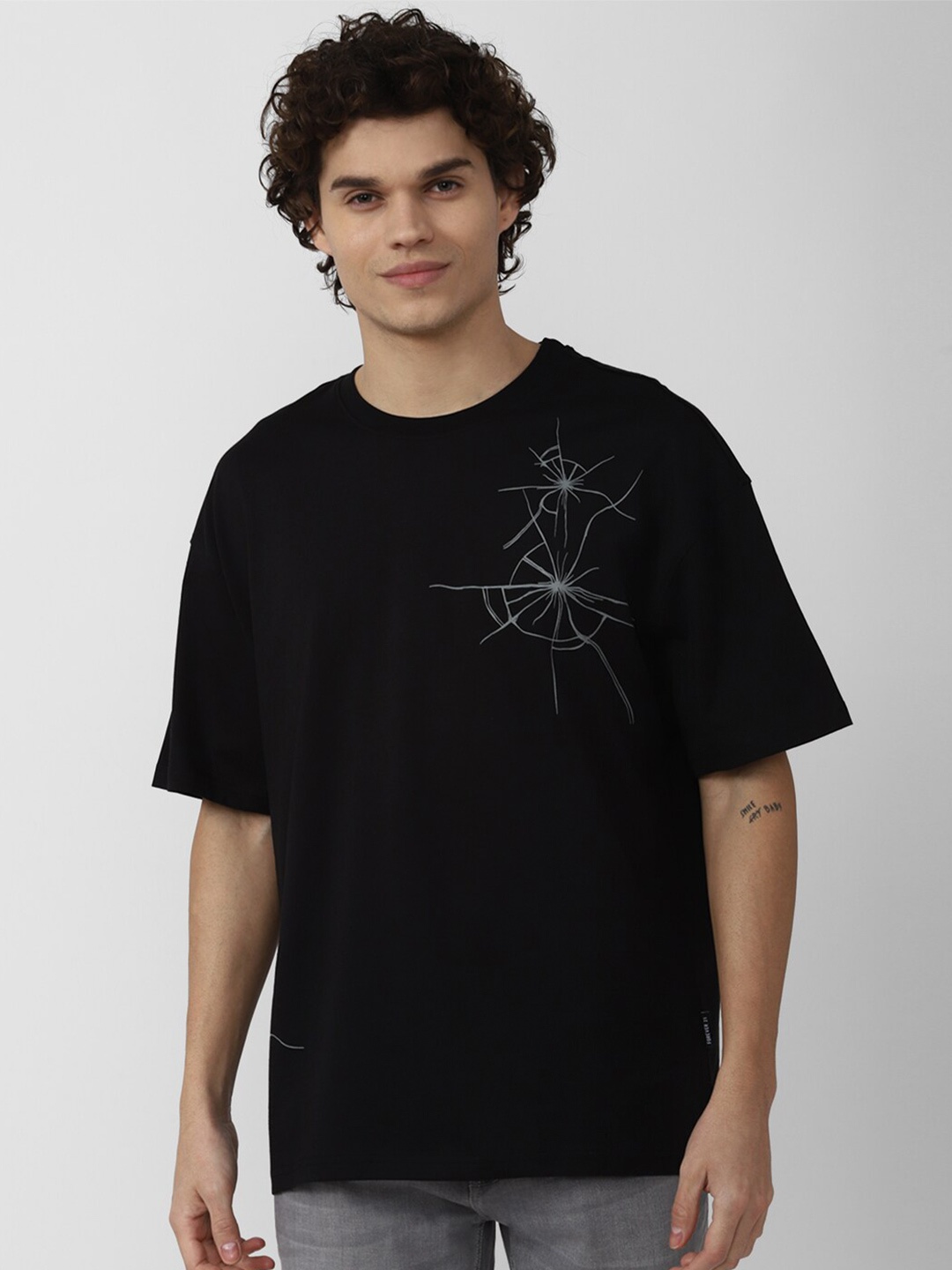 

FOREVER 21 Men Printed Cotton T-shirt, Black