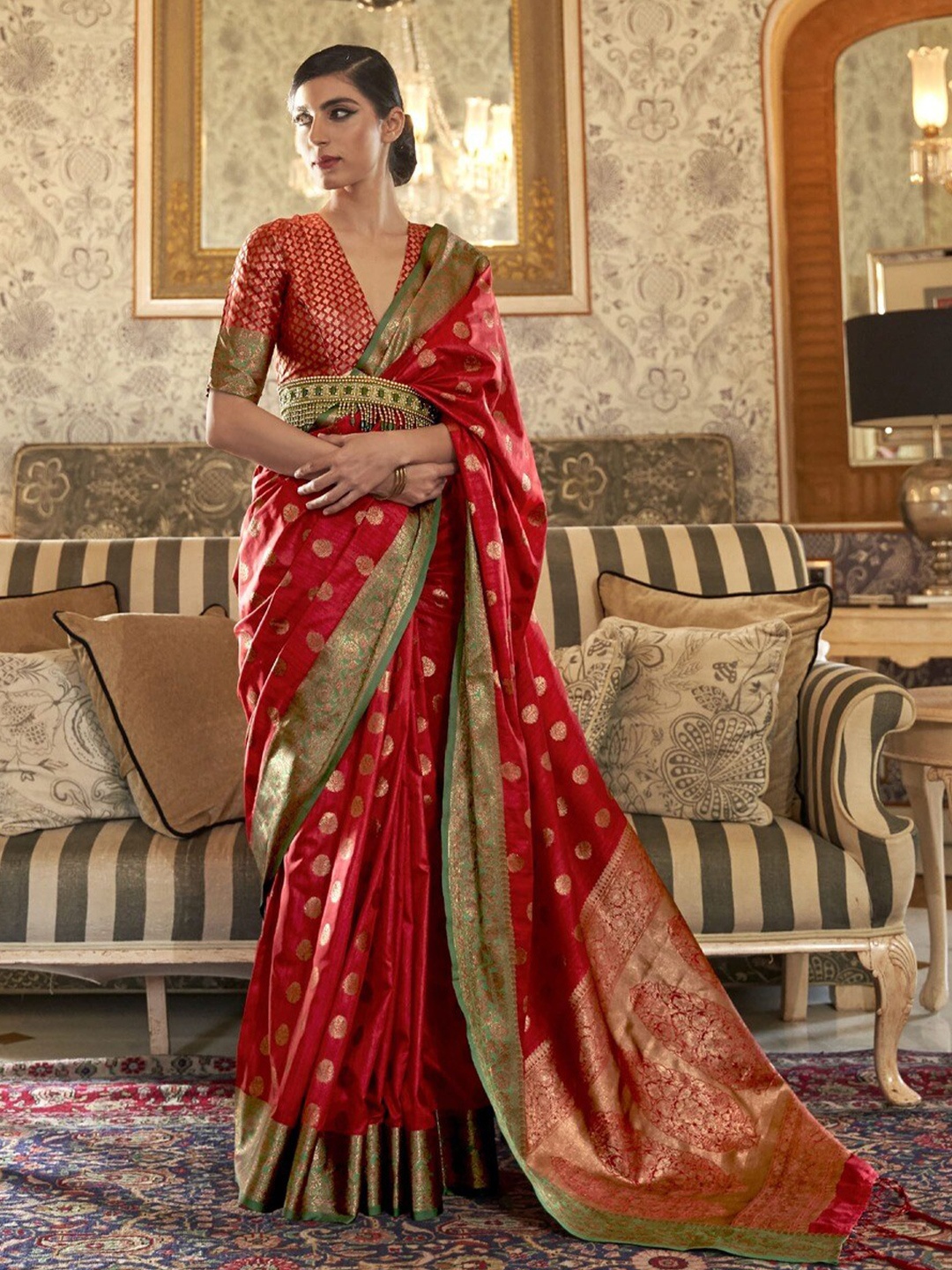 

elora Printed Woven Design Silk Blend Saree, Red