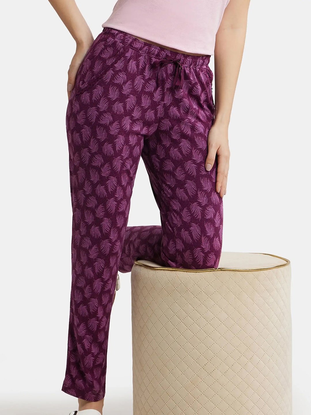 

Jockey Printed Micro Modal Cotton Relaxed Fit Pyjama -RX09, Purple