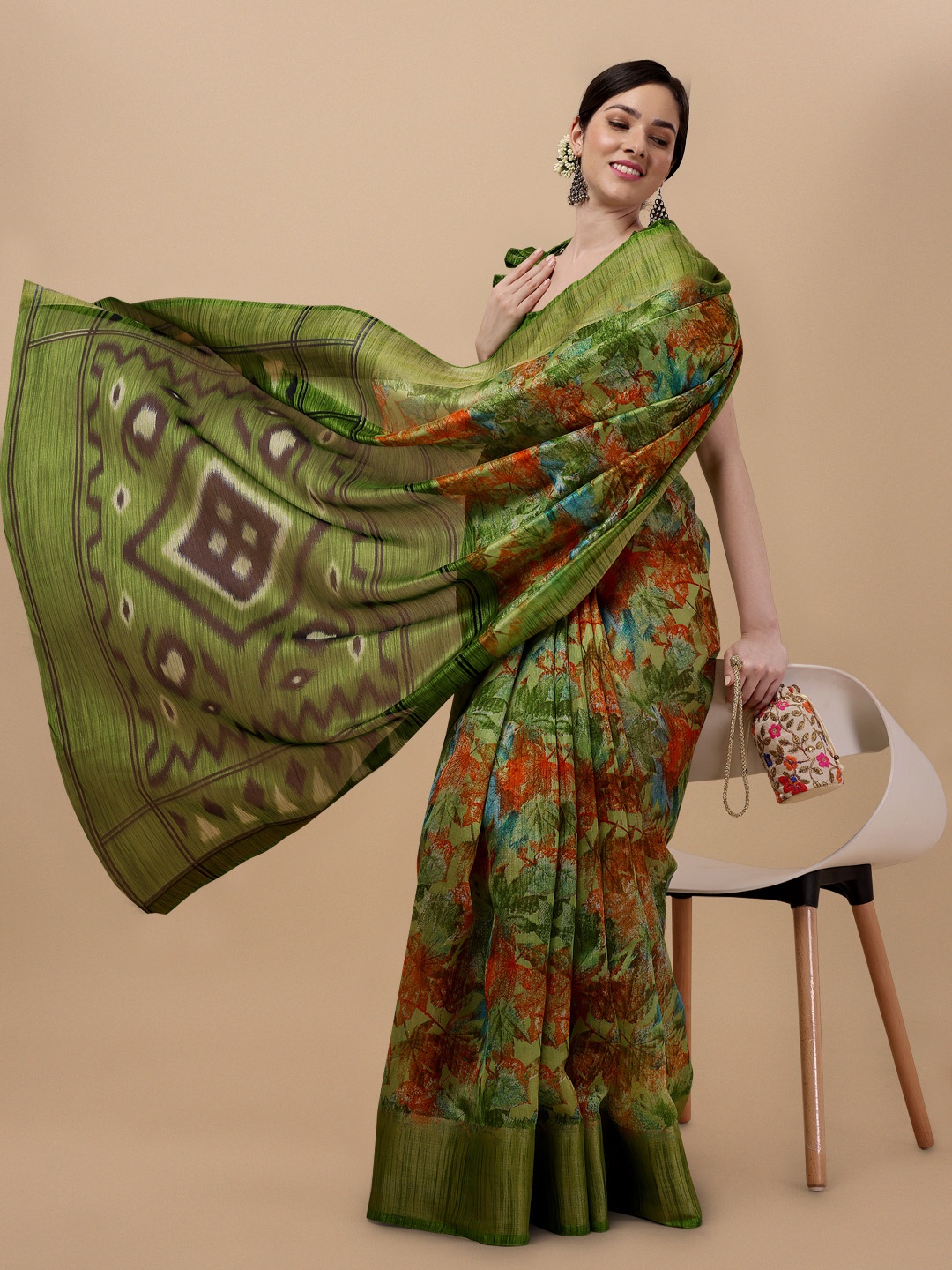 

KALINI Floral Printed Art Silk Saree, Green