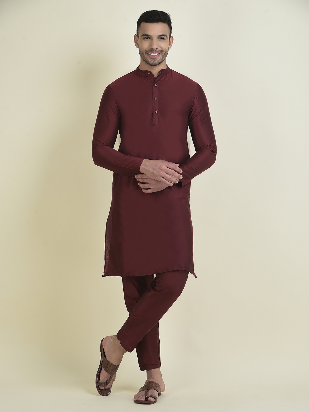 

DEYANN Men Kurta with Pyjamas, Maroon