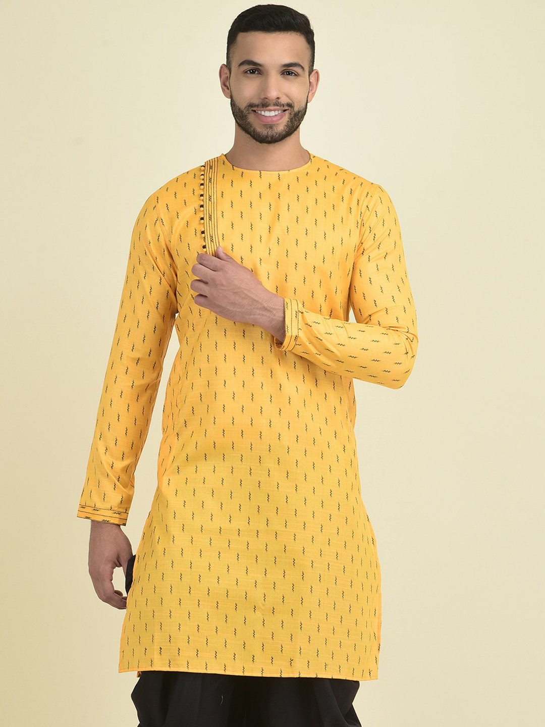 

DEYANN Men Printed Angrakha Kurta with Patiala, Yellow