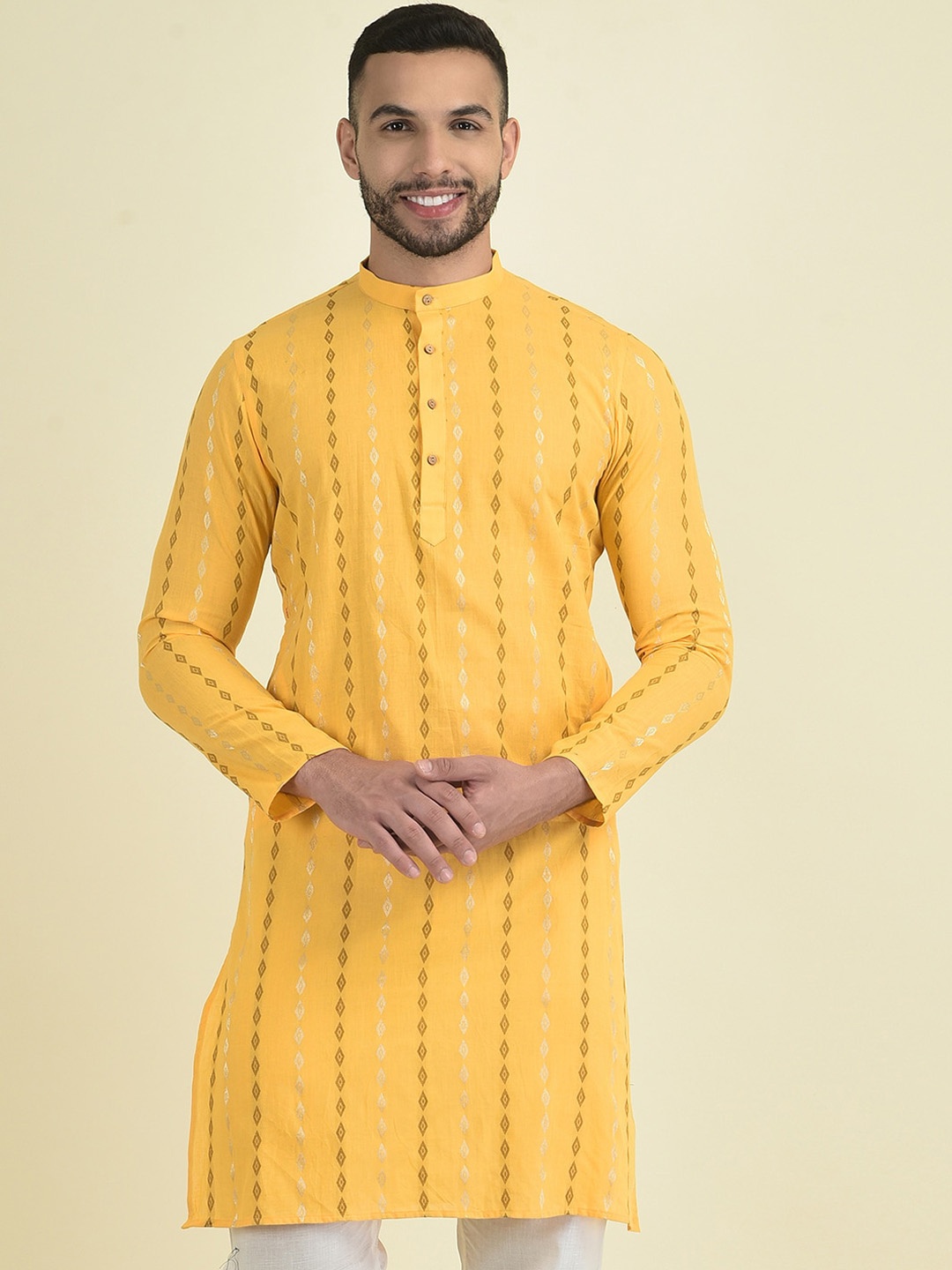 

DEYANN Men Printed Kurta with Pyjamas, Yellow