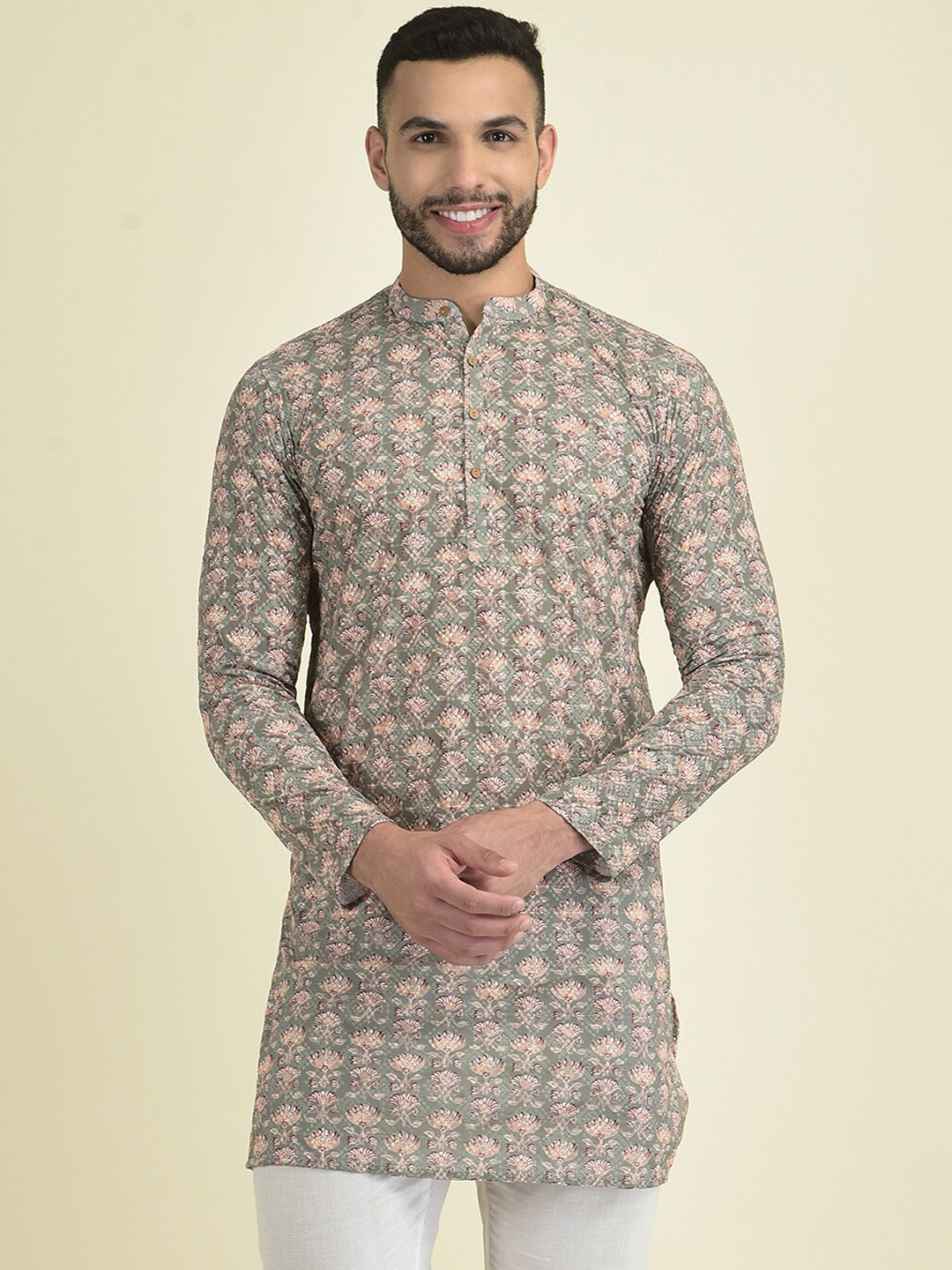 

DEYANN Men Floral Printed Kurta with Pyjamas, Brown