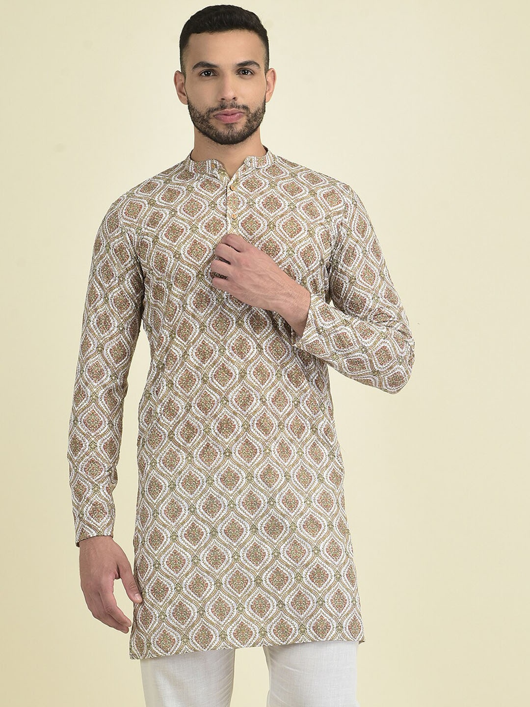 

DEYANN Men Ethnic Motifs Embroidered Thread Work Kurta with Pyjamas, Cream