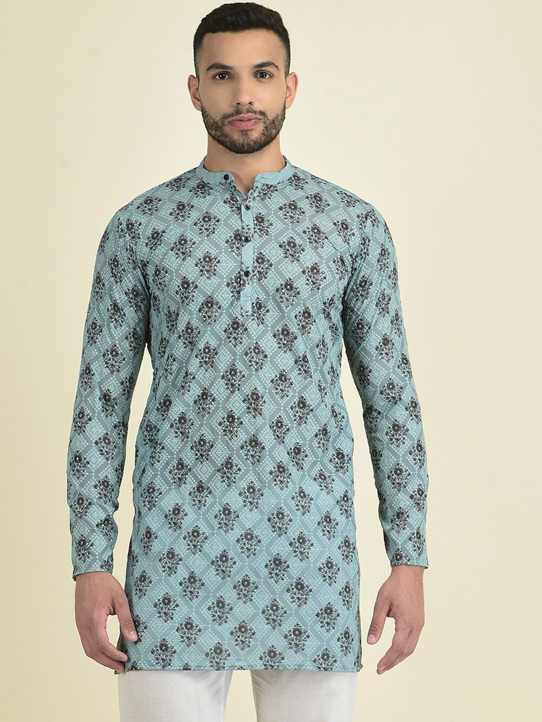 

DEYANN Men Floral Embroidered Kurta with Pyjamas, Sea green