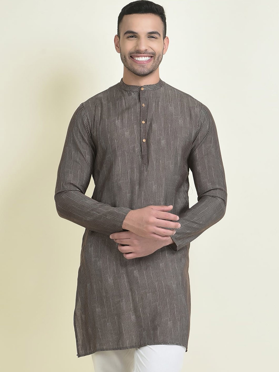 

DEYANN Men Printed Kurta with Pyjamas, Brown