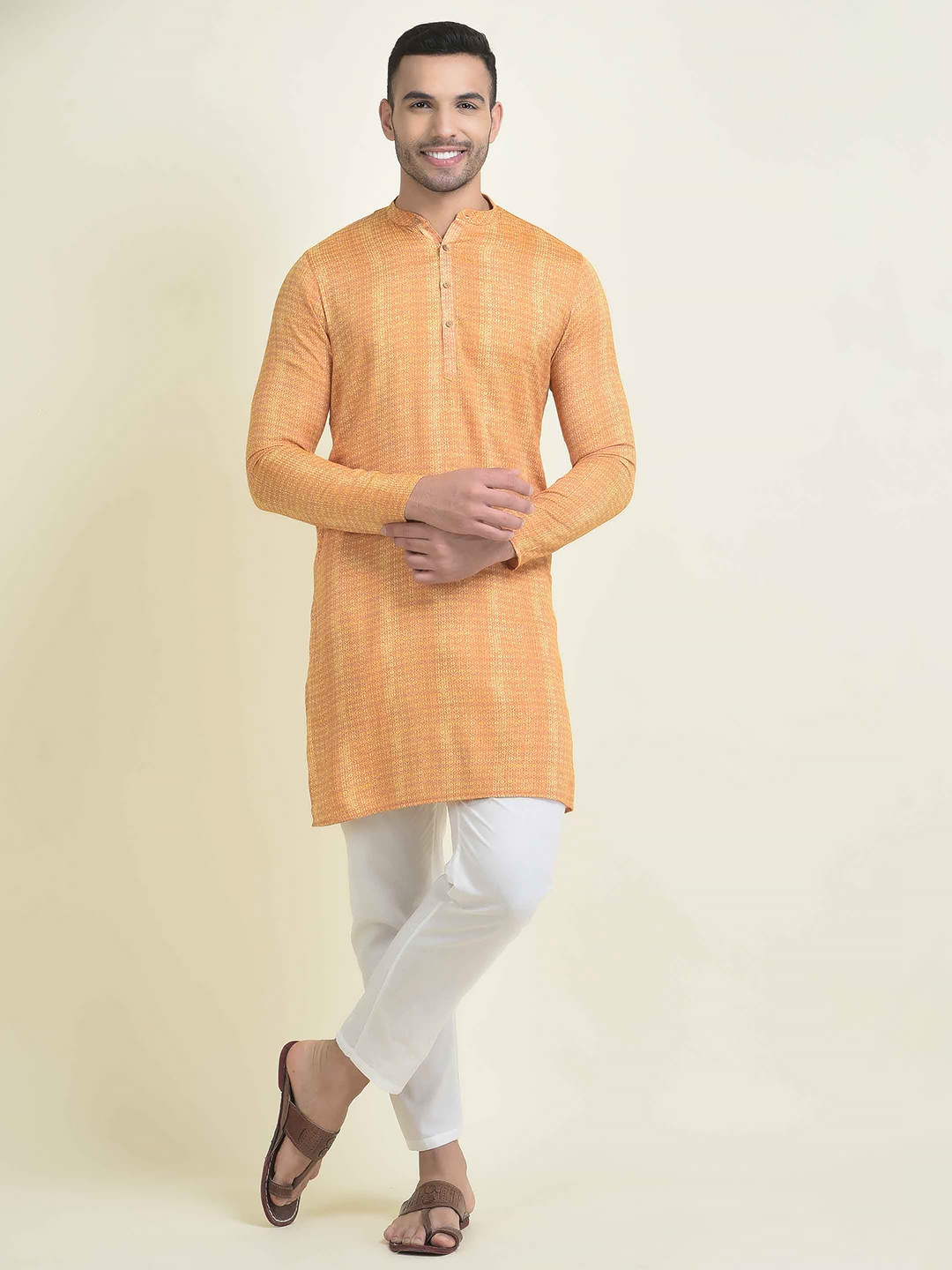 

DEYANN Men Ethnic Motifs Printed Kurta with Pyjamas, Yellow