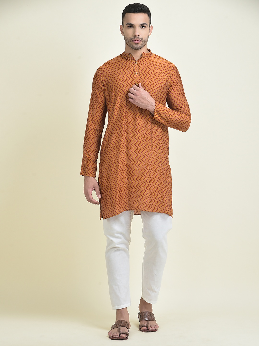 

DEYANN Men Printed Kurta with Pyjamas, Yellow