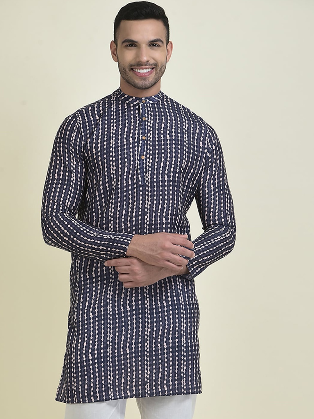 

DEYANN Men Ethnic Motifs Printed Kurta with Pyjamas, Navy blue