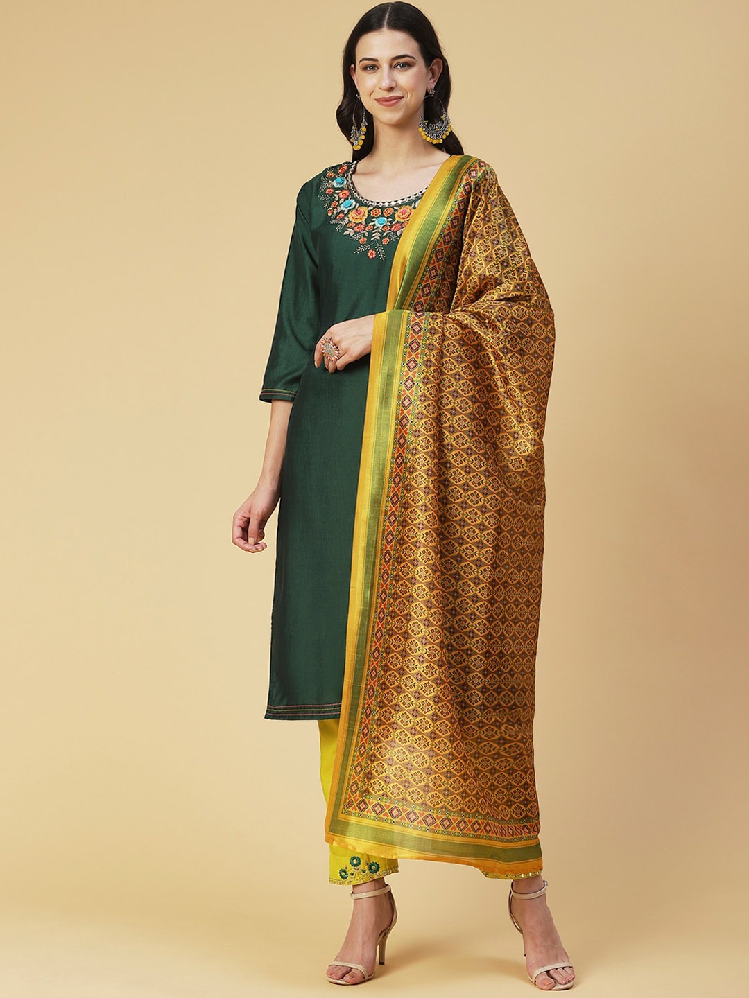 

FASHOR Women Embroidered Thread Work Kurta with Trousers & With Dupatta, Green