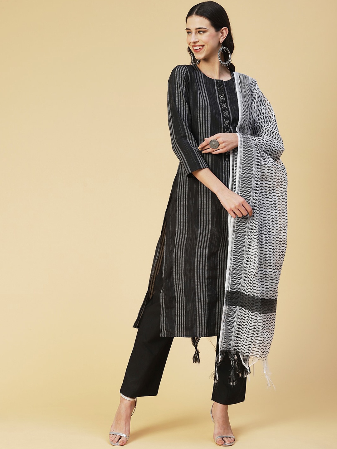 

FASHOR Women Printed Pure Cotton Kurta with Trousers & With Dupatta, Black