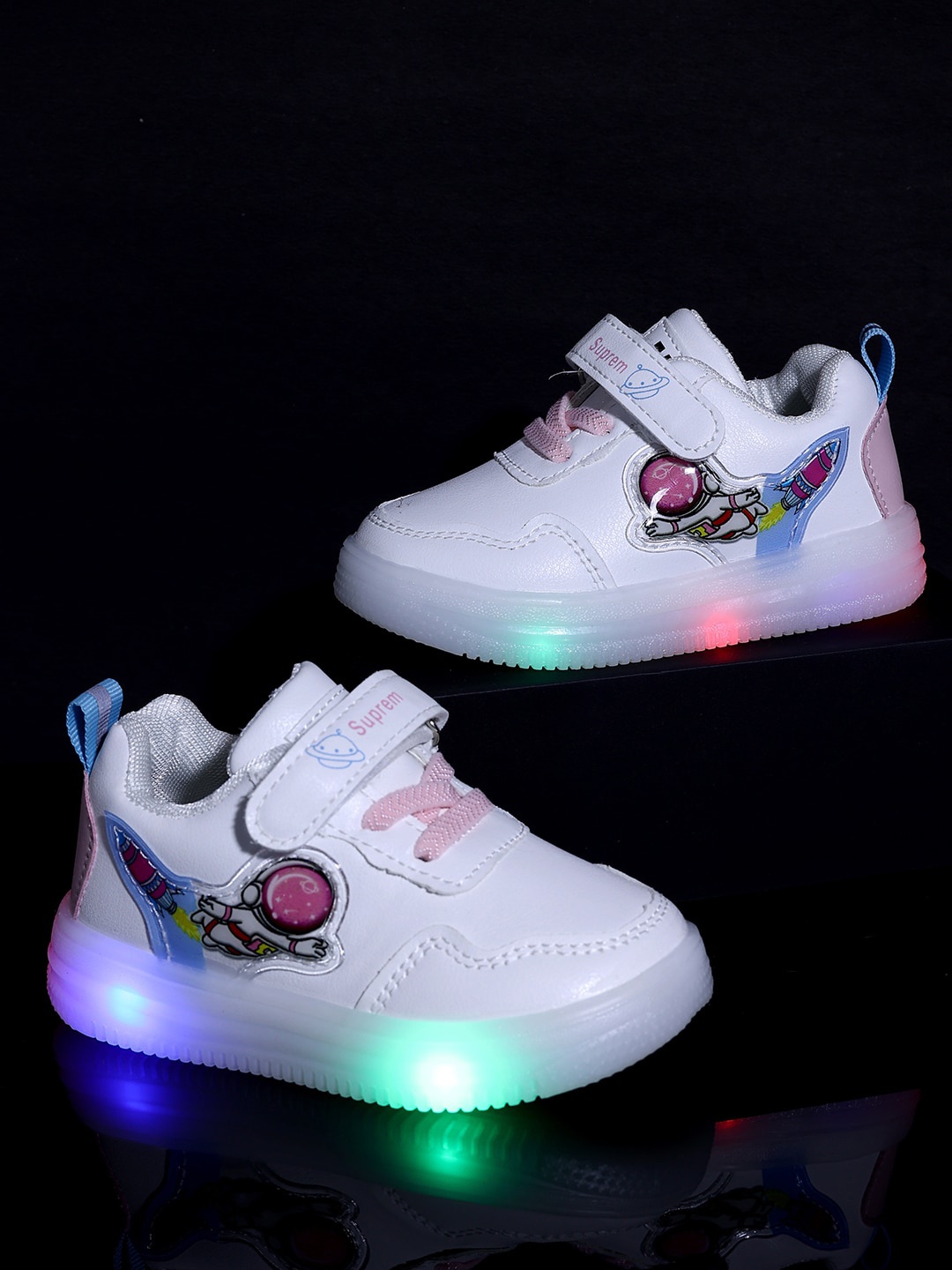 

PASSION PETALS LED Lightweight Sneakers, White