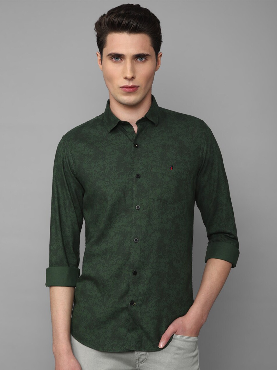 

Louis Philippe Sport Men Pure Cotton Slim Fit Floral Printed Casual Shirt, Green