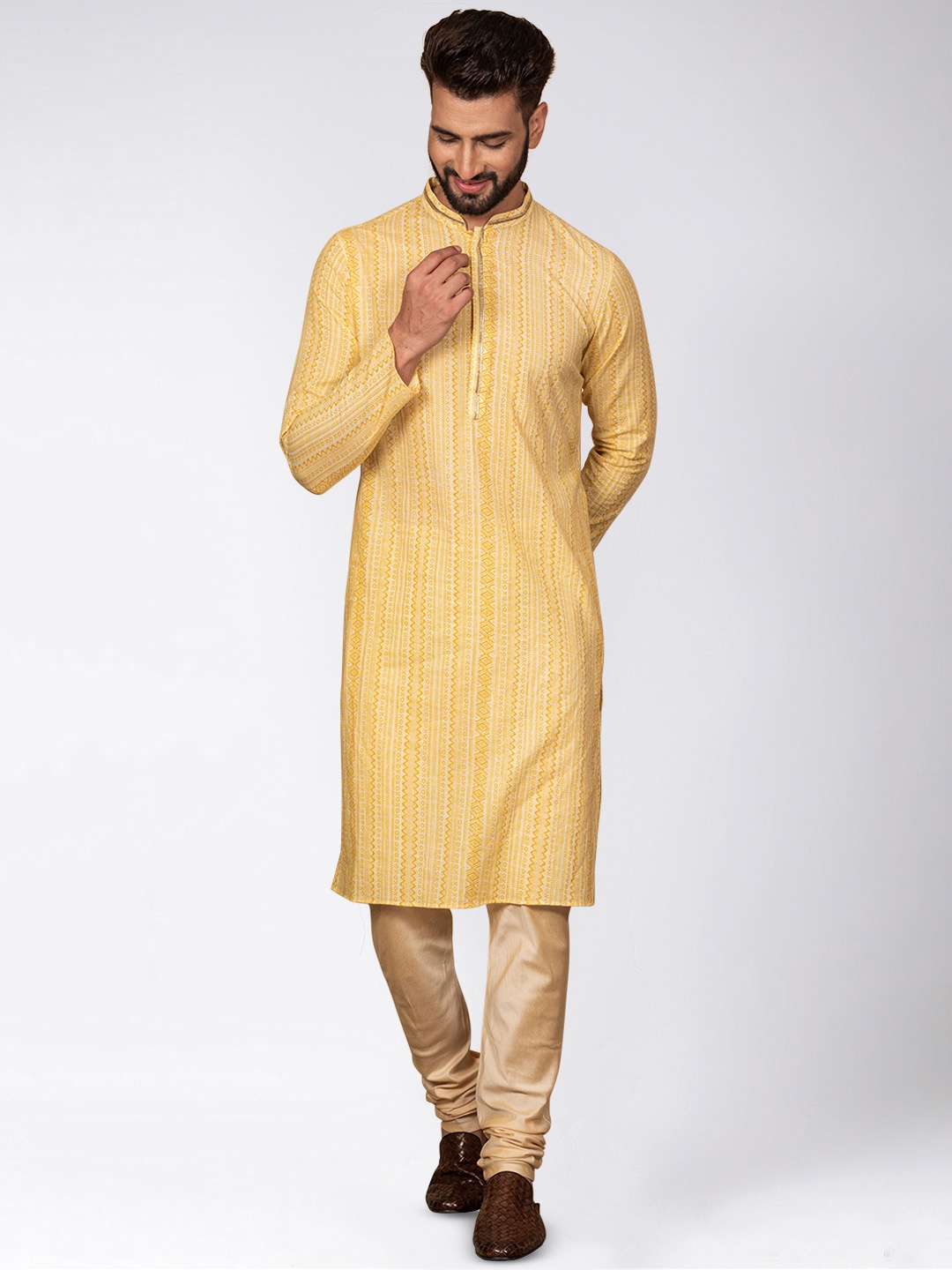 

KISAH Men Yellow Ethnic Motifs Printed Kurta with Churidar
