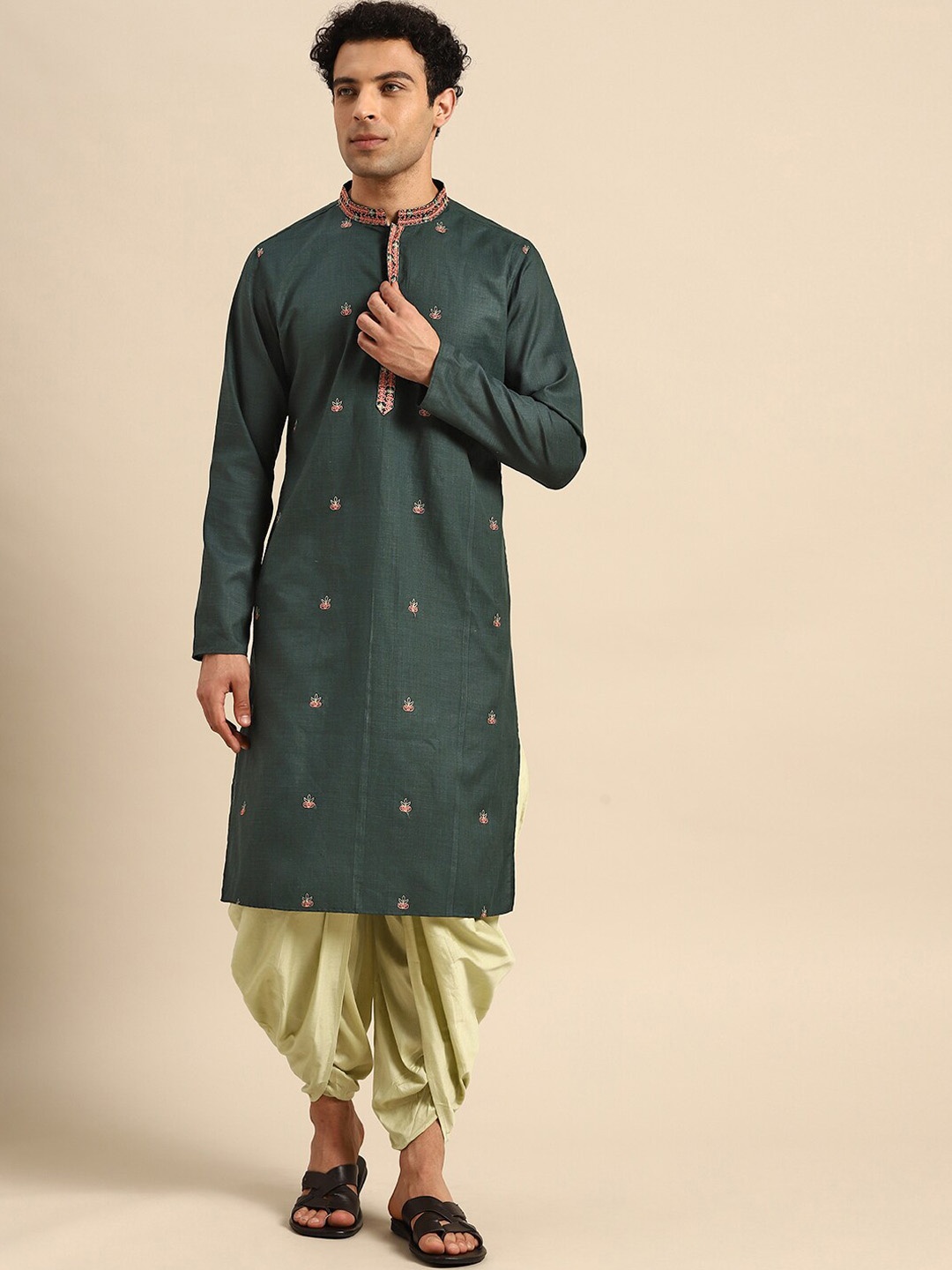 

KISAH Men Floral Embroidered Kurta with Dhoti Pants, Green