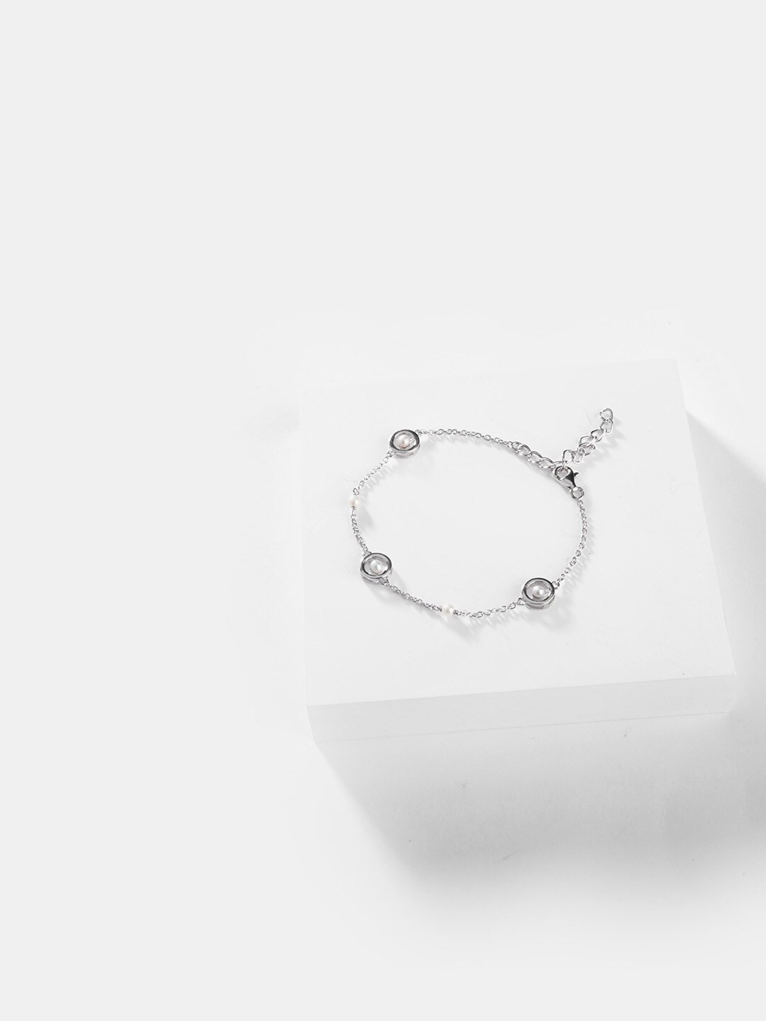 

SHAYA Women Silver Link Bracelet
