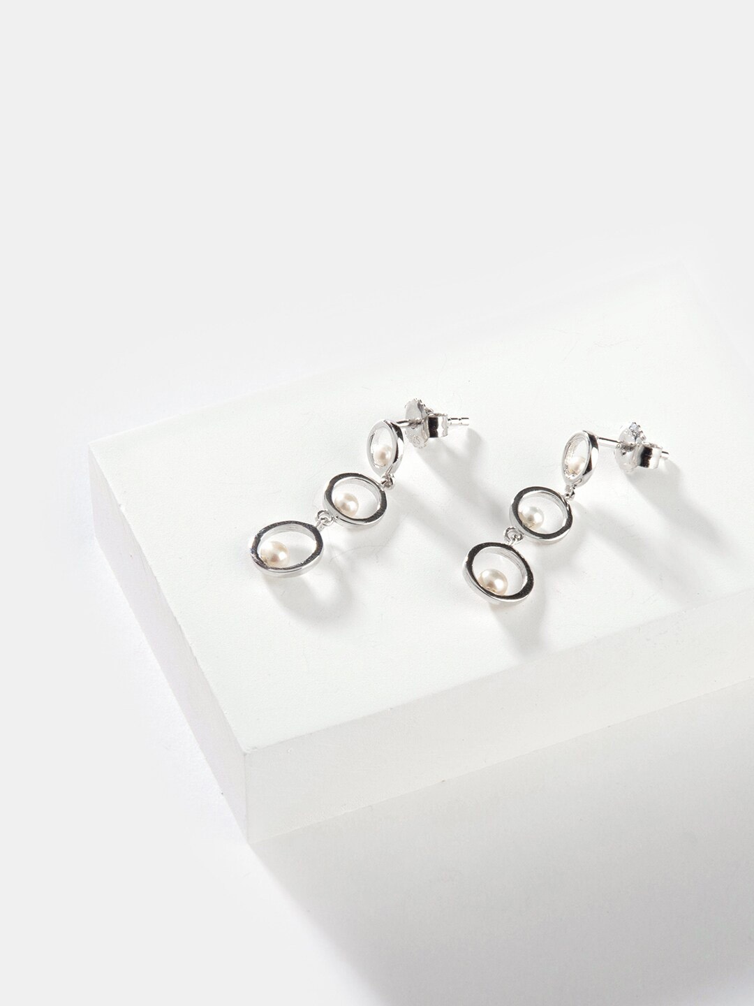 

SHAYA 925 Silver Contemporary Drop Earrings