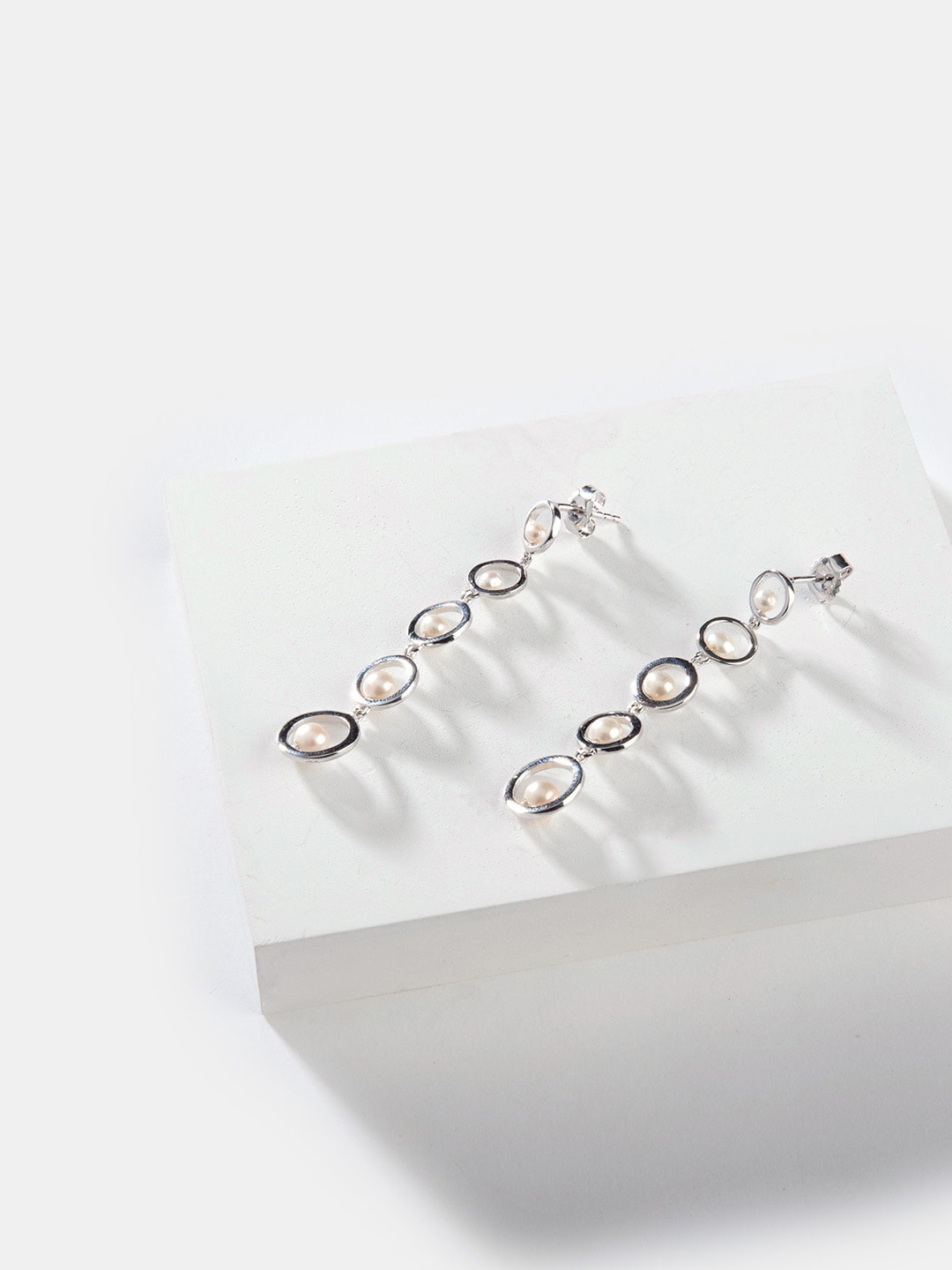 

SHAYA 925 Silver Contemporary Drop Earrings