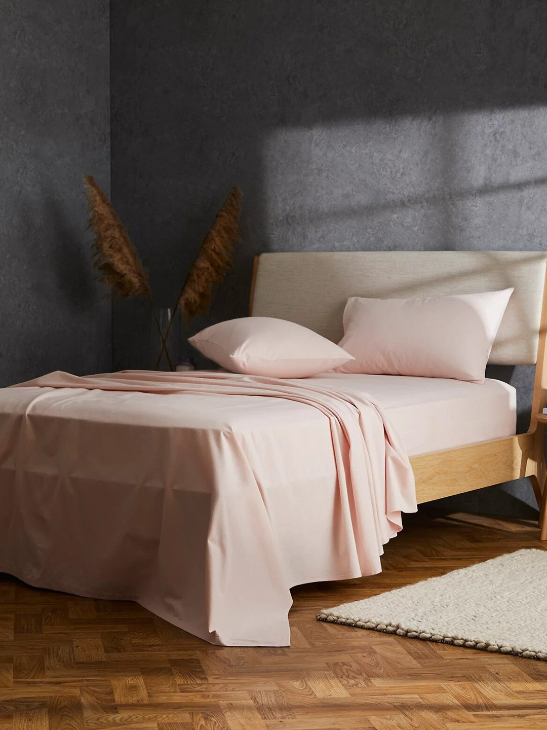 

Marks & Spencer Brush Pink 128 TC Cotton Queen Bedsheet with 2 Pillow Covers