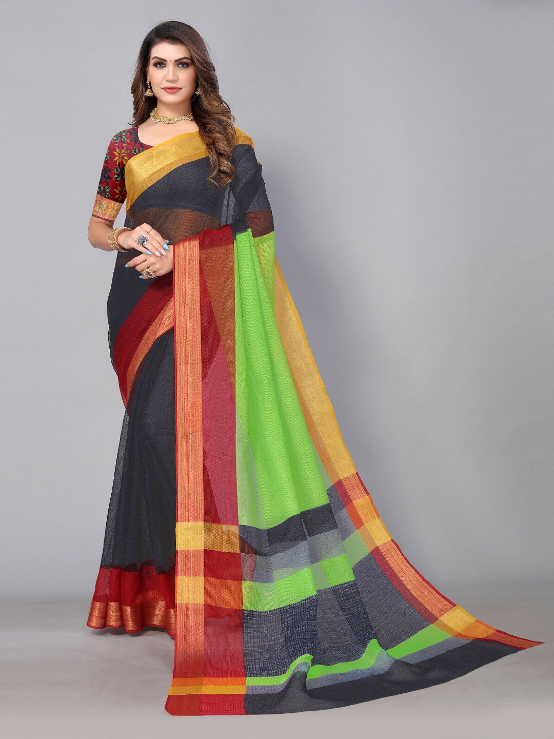 

HRITIKA Colourblocked Zari Silk Cotton Saree, Green