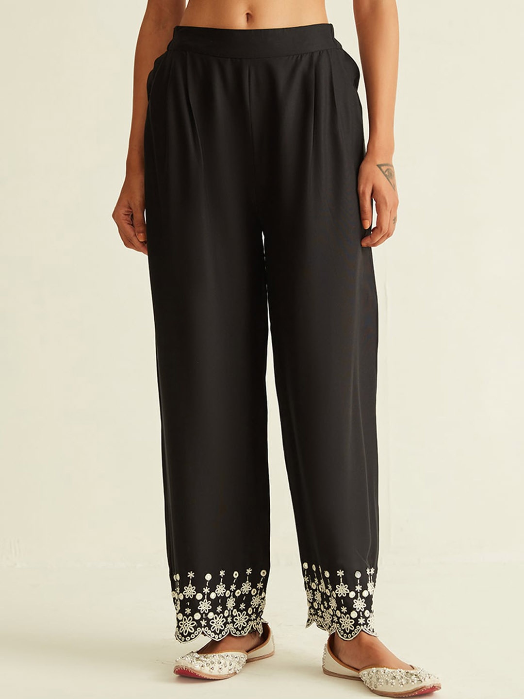 

Ancestry Women Straight Fit Trousers, Black