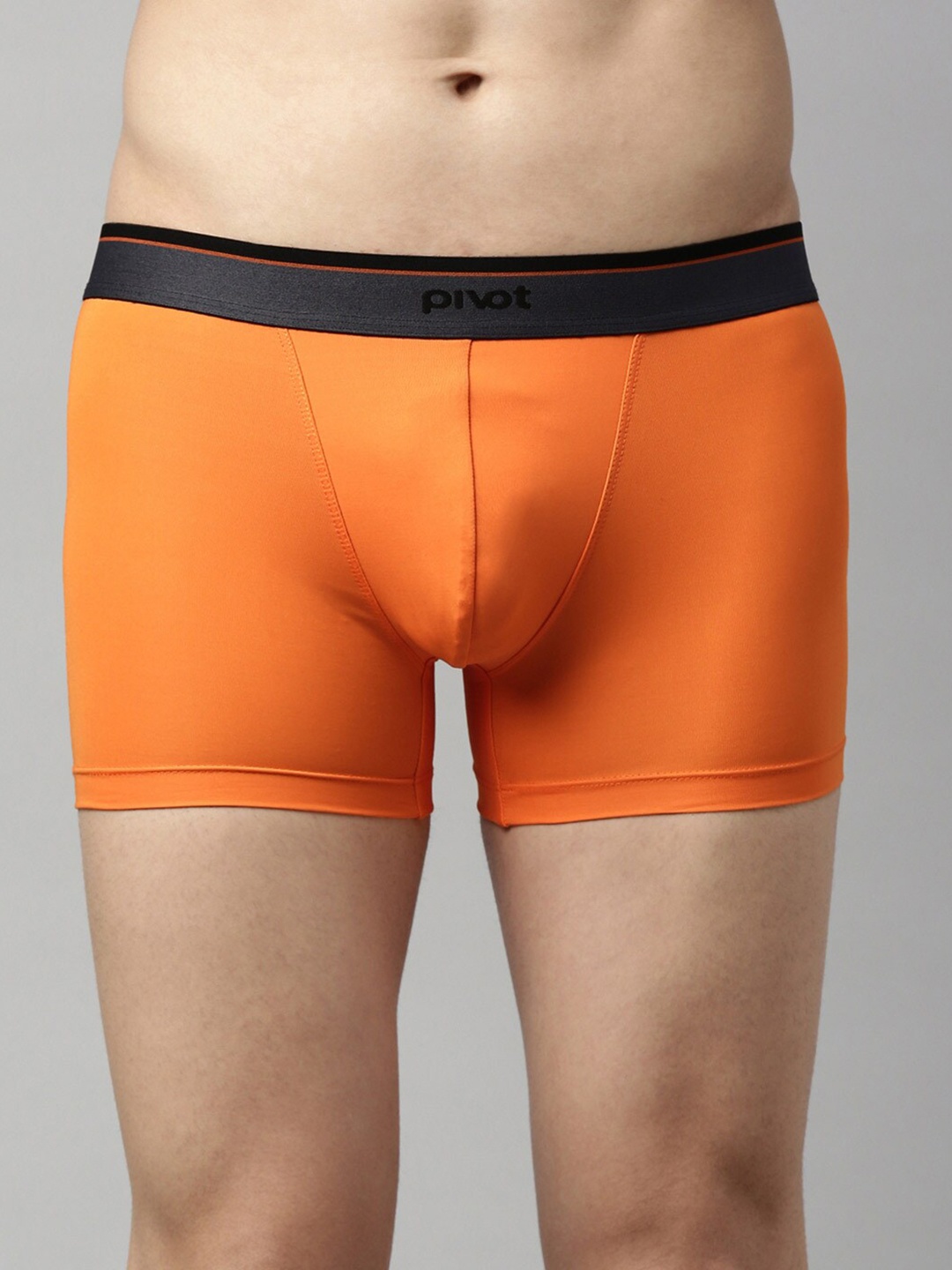 

pivot Men Logo Printed Detail Low-Rise Trunk, Orange