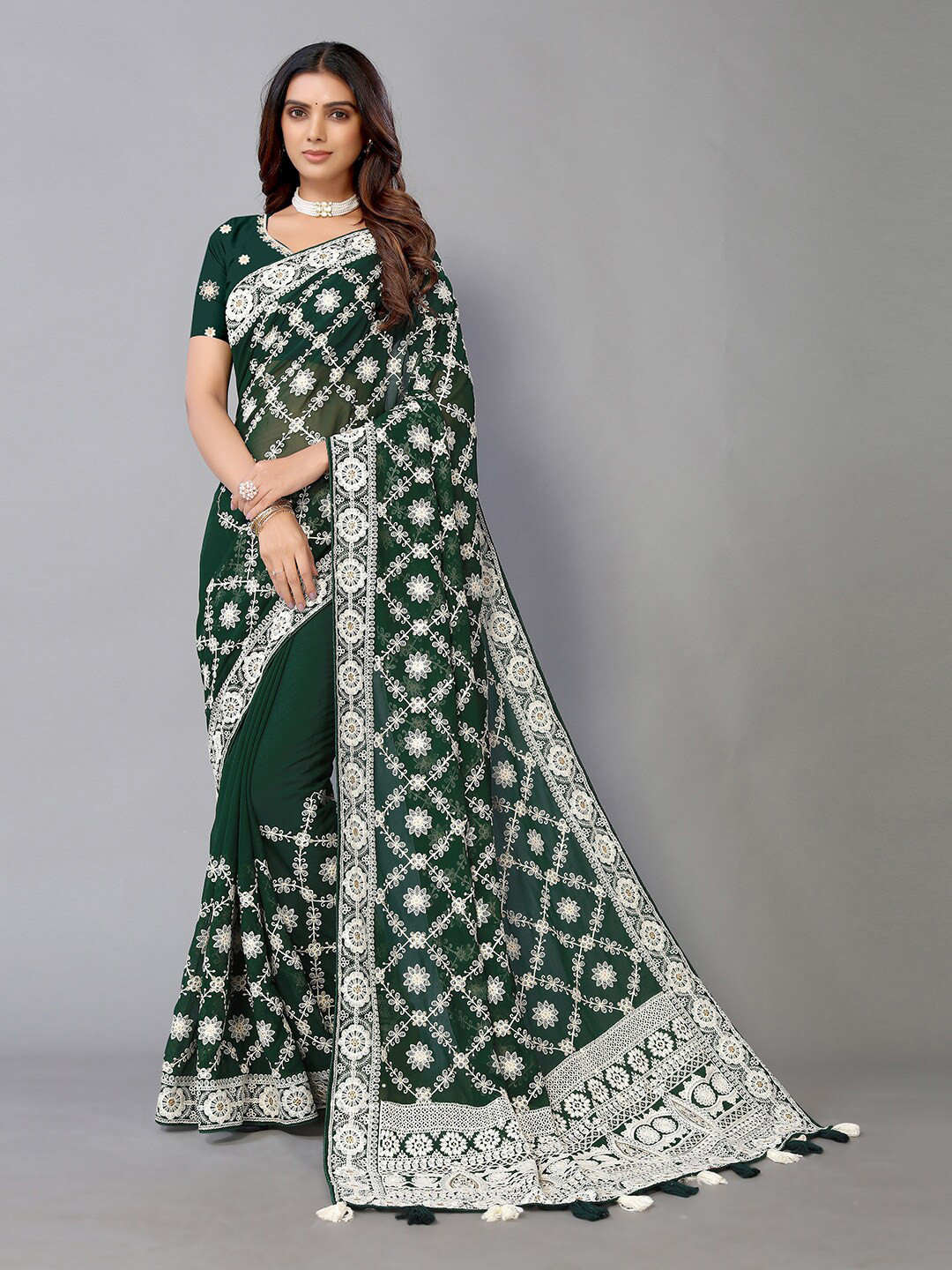 

HRITIKA Floral Chikankari Embroidered Pure Georgette Saree, Green