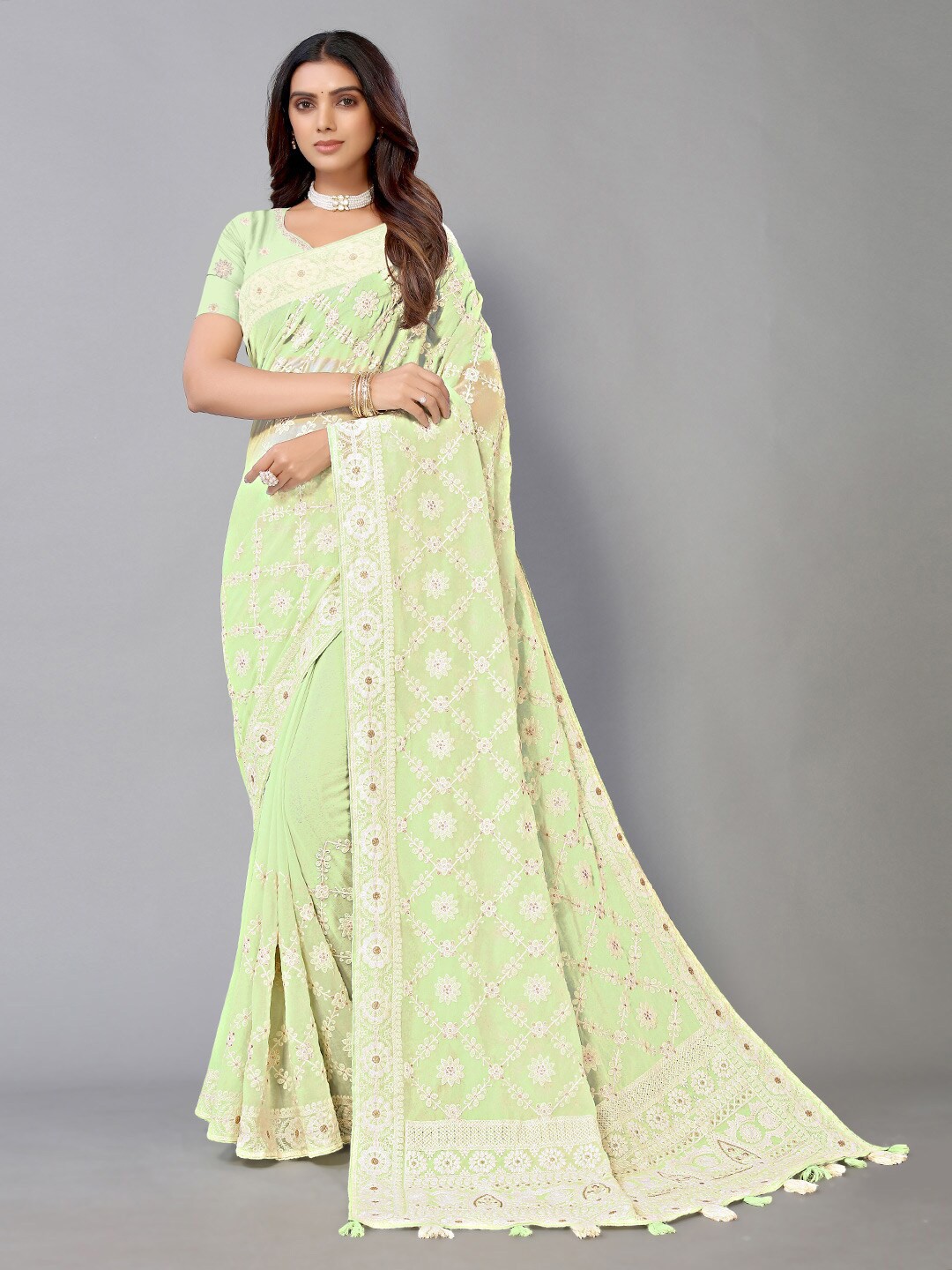 

HRITIKA Floral Chikankari Embroidered Pure Georgette Saree, Green
