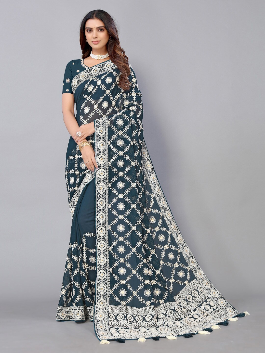 

HRITIKA Floral Chikankari Embroidered Pure Georgette Saree, Teal