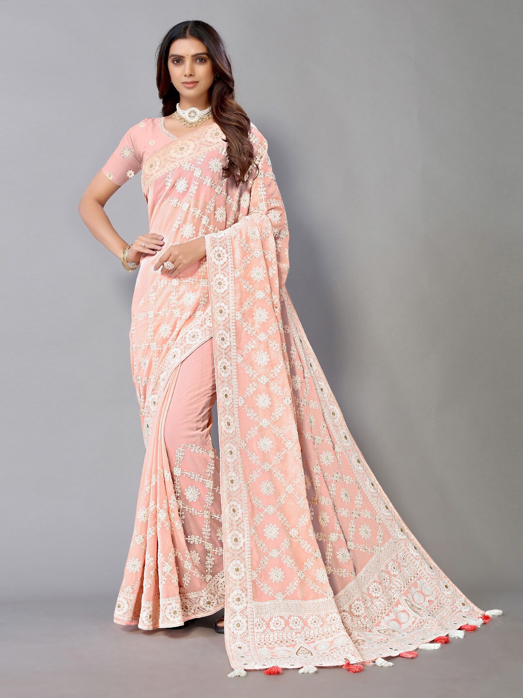 

HRITIKA Floral Chikankari Embroidered Pure Georgette Saree, Peach