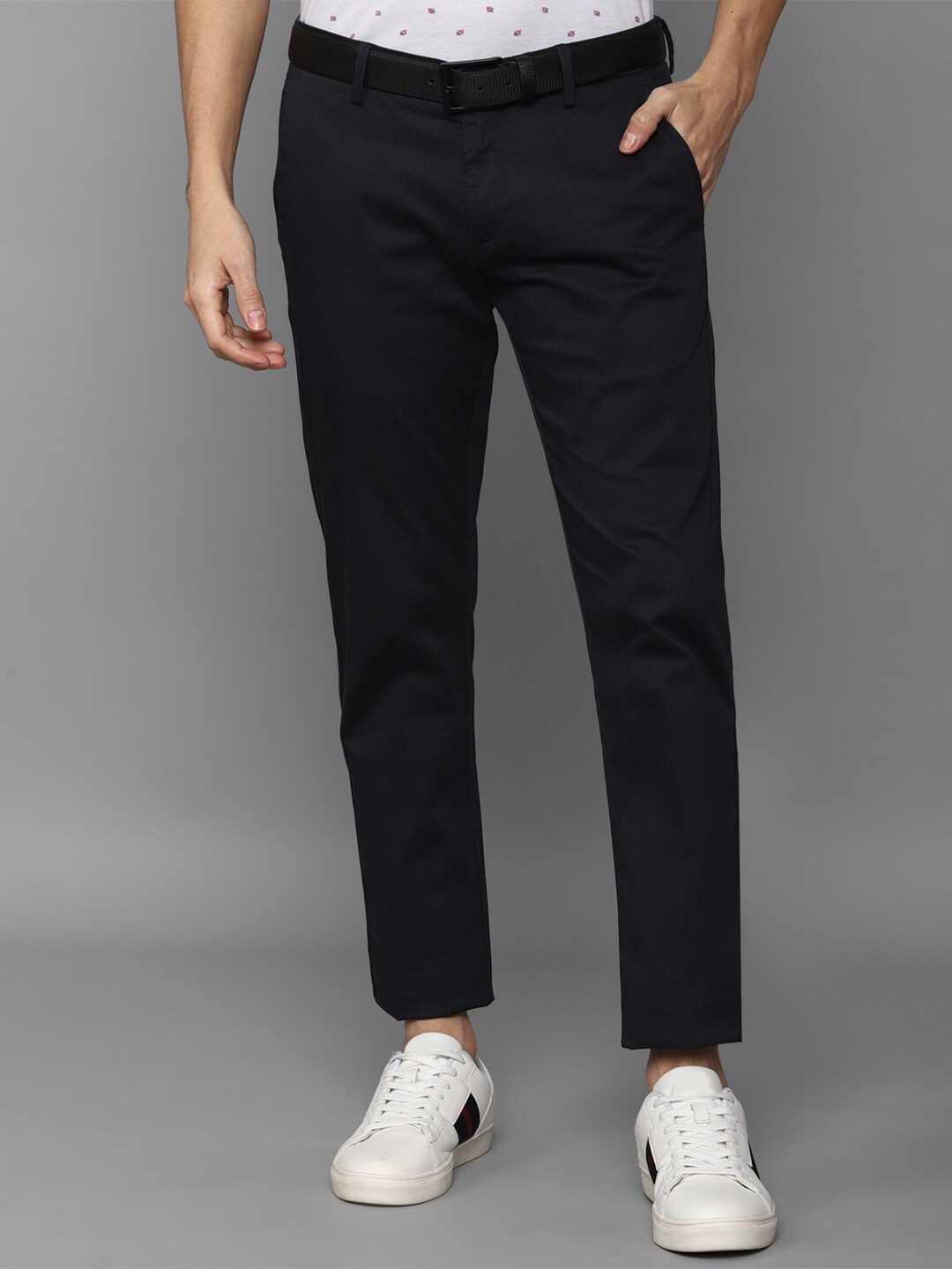 

Allen Solly Sport Men Cotton Solid Slim Fit Trousers, Black