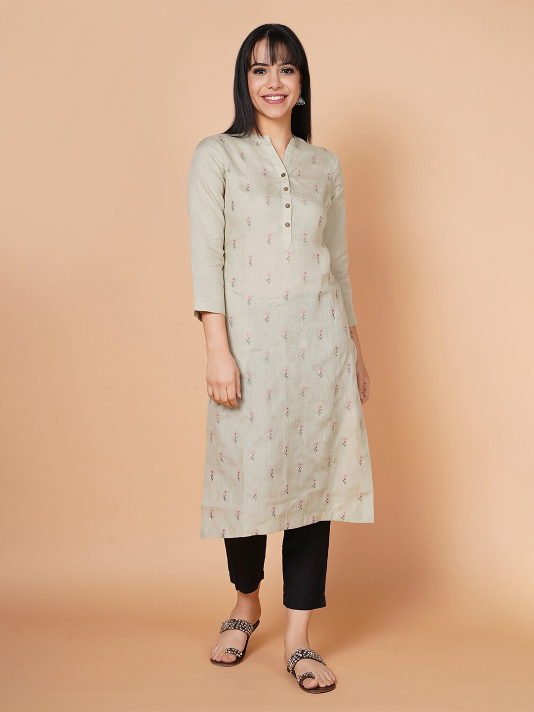 

BARARA ETHNIC Women Floral Embroidered Thread Work Kurta, Green