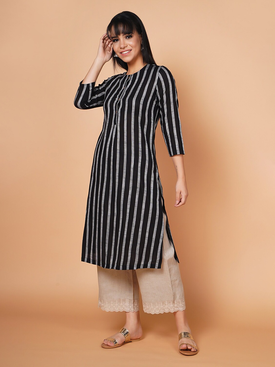 

BARARA ETHNIC Women Black Striped Pure cotton Kurta