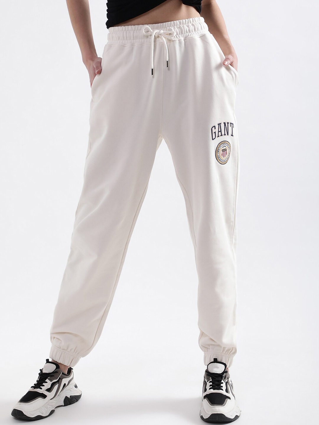 

GANT Women Brand Logo Printed Relaxed-Fit Cotton Joggers, Cream