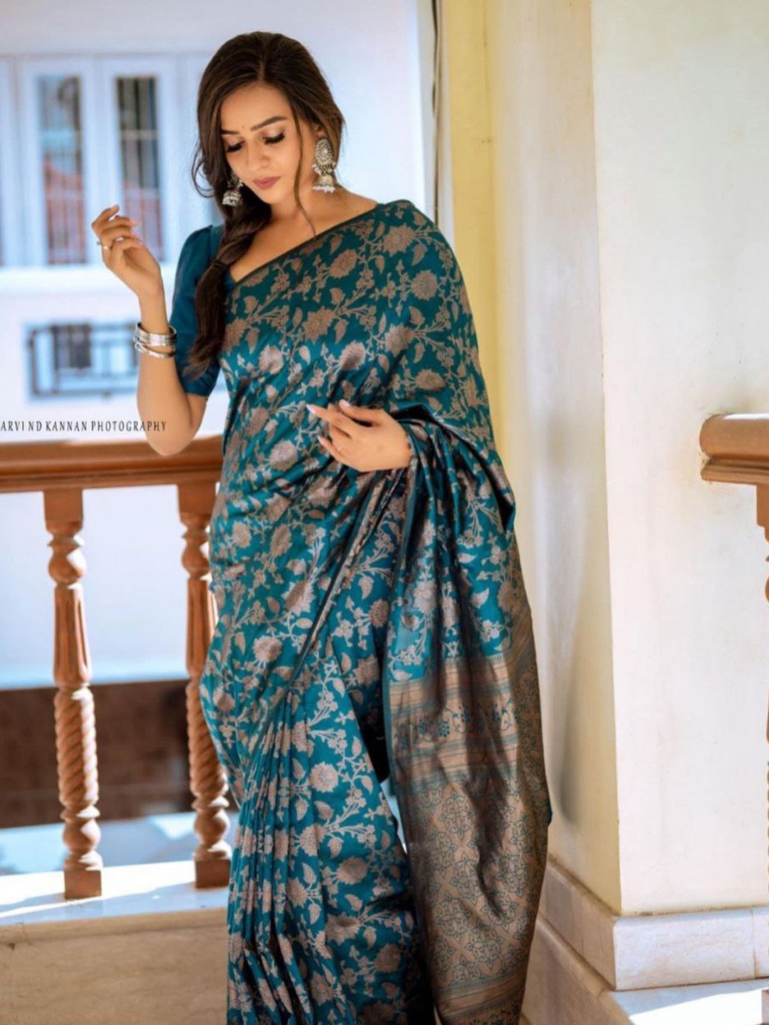 

Fashion Booms Floral Zari Pure Silk Kanjeevaram Saree, Blue