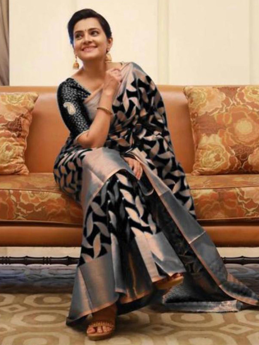 

Fashion Booms Woven Design Zari Pure Silk Kanjeevaram Saree, Black