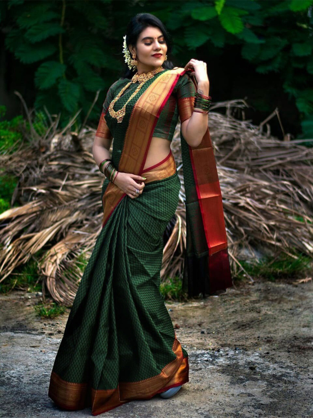 

Fashion Booms Woven Design Zari Pure Silk Kanjeevaram Saree, Green