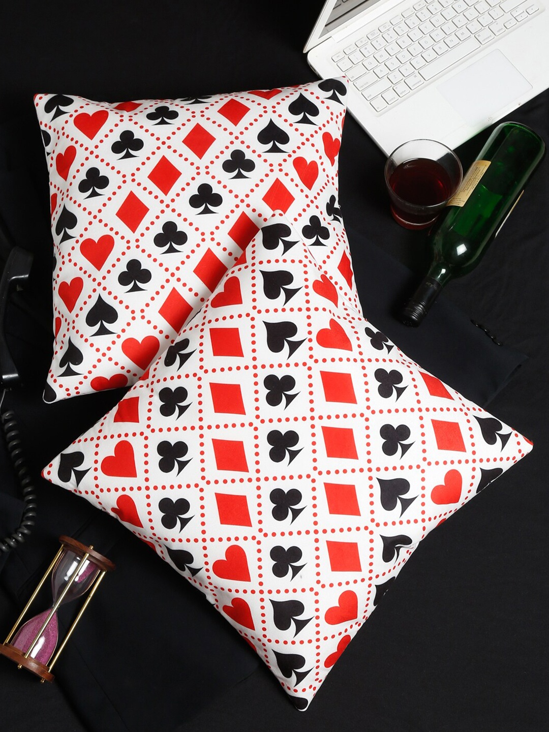 

SOKNACK White & Red Set of 2 Geometric Print Velvet Square Cushion Covers