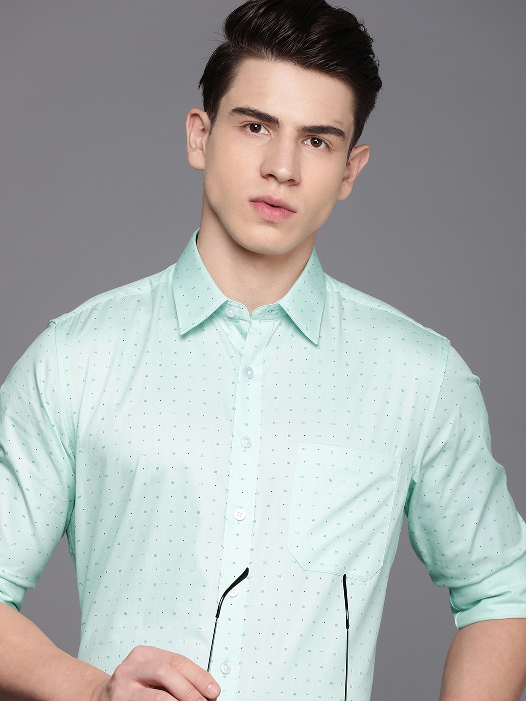 

Louis Philippe Slim Fit Geometric Printed Pure Cotton Formal Shirt, Green