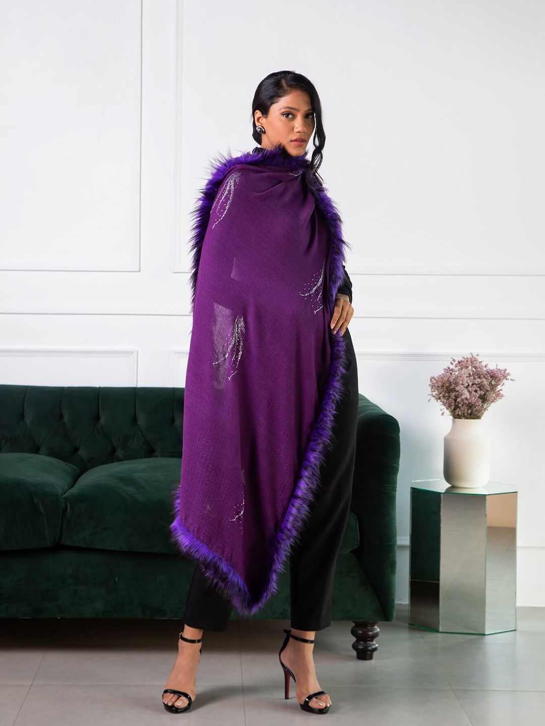 

Rhe-Ana Women Faux Fur Solid Stole, Purple