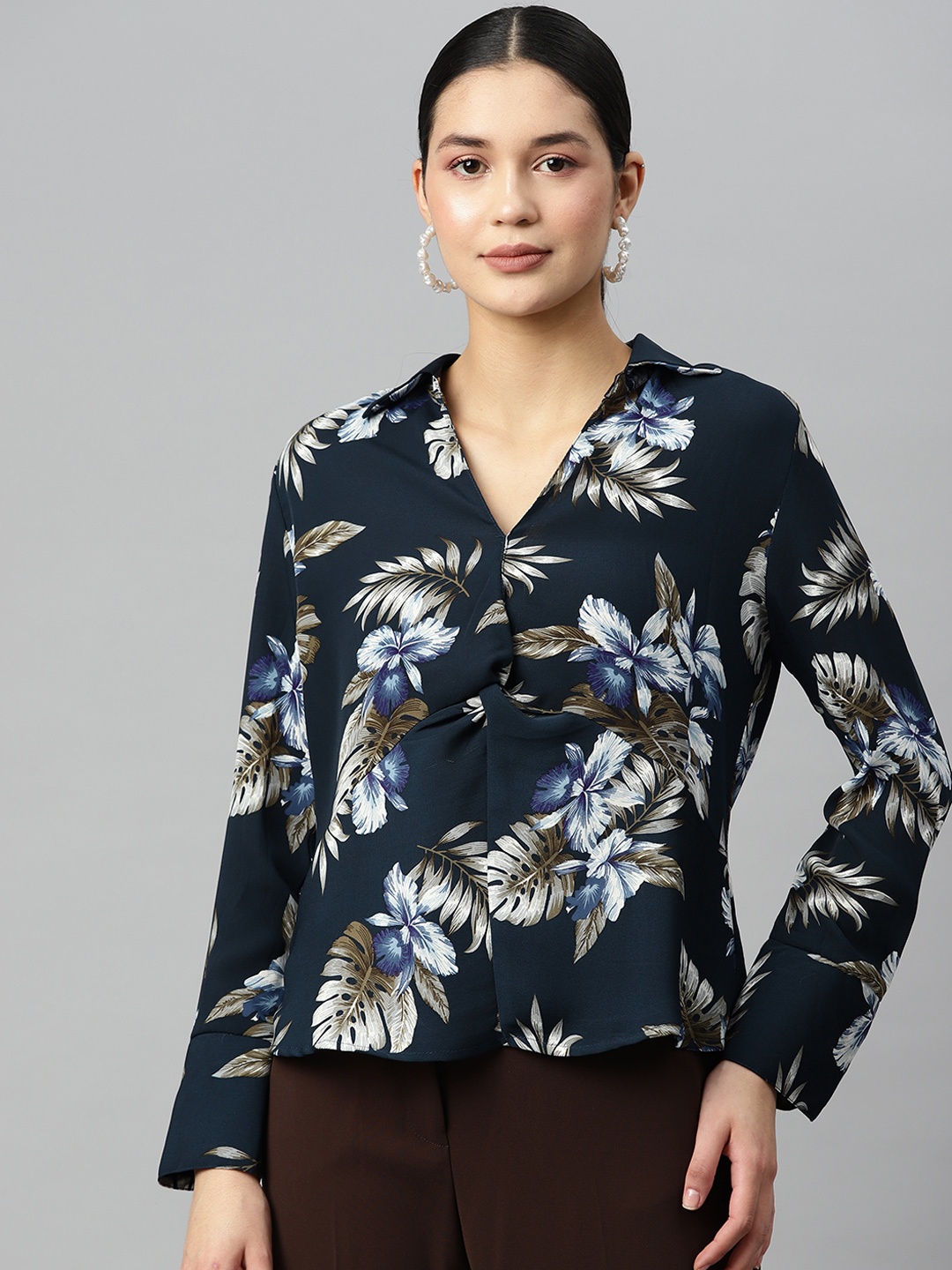 

Ives Floral Print Twisted Crepe Top, Blue