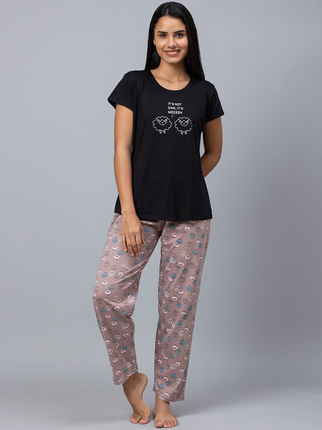 

AV2 Women Printed Pure Cotton Night suit, Black