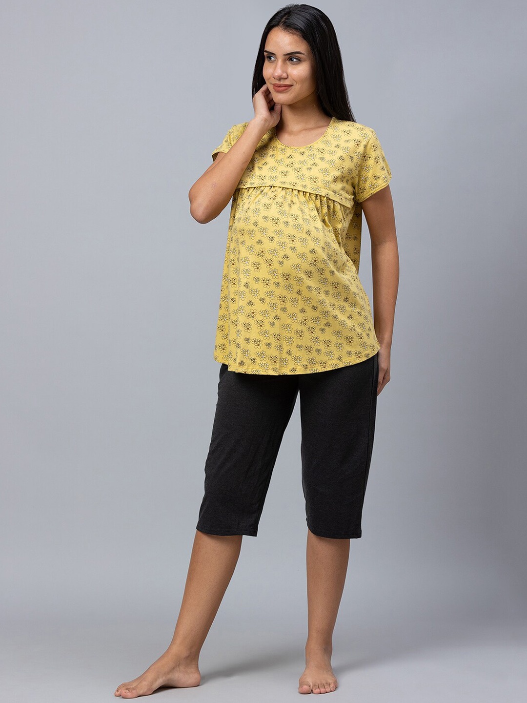 

AV2 Women Printed Maternity Pure Cotton Night suit, Yellow