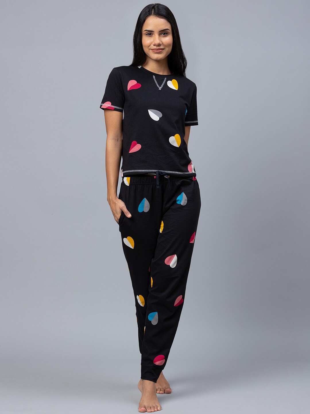 

AV2 Women Printed Pure Cotton Night suit, Black