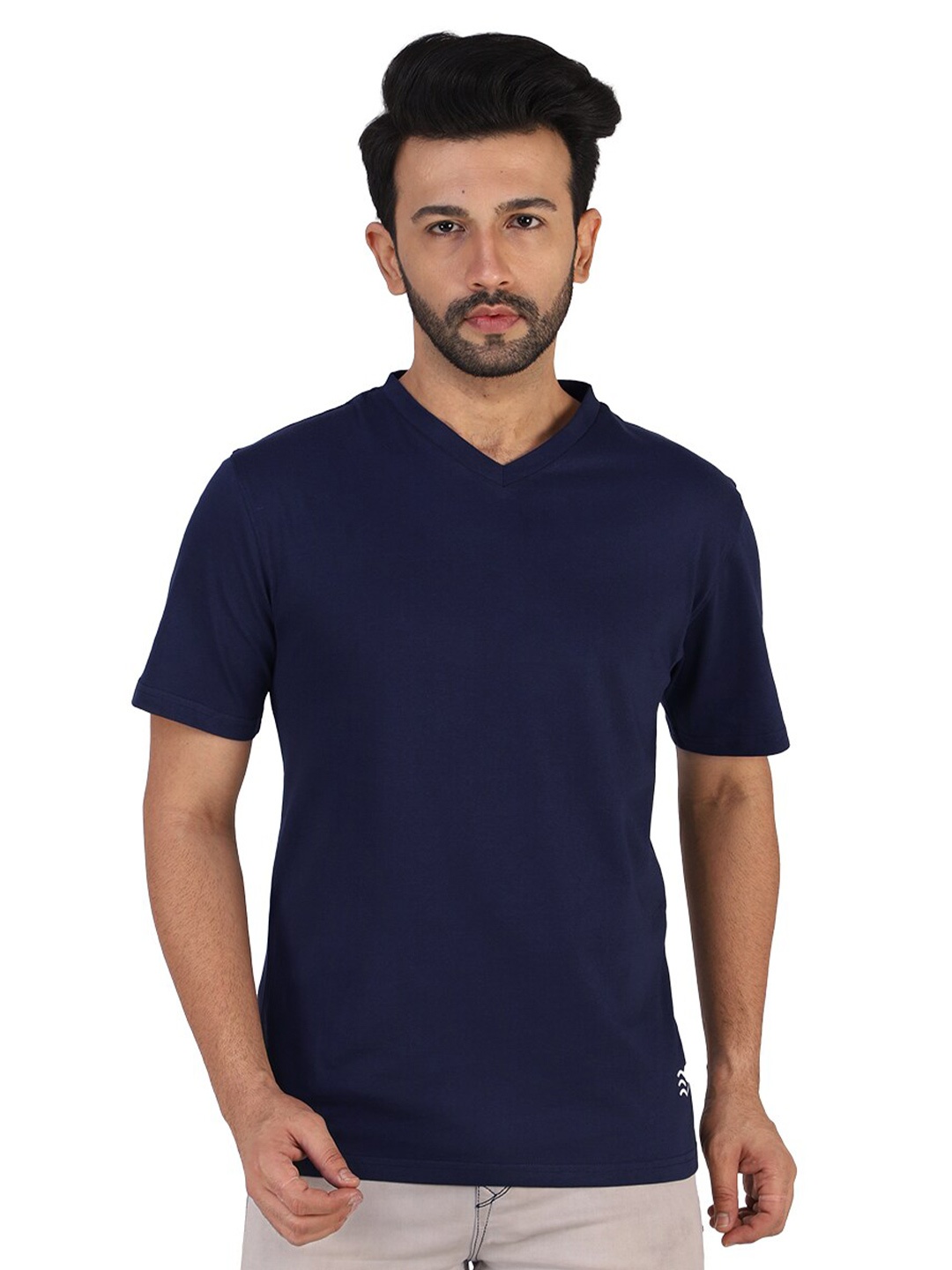 

The Stiff Collar Men Pure Cotton Solid V-Neck T-shirt, Blue