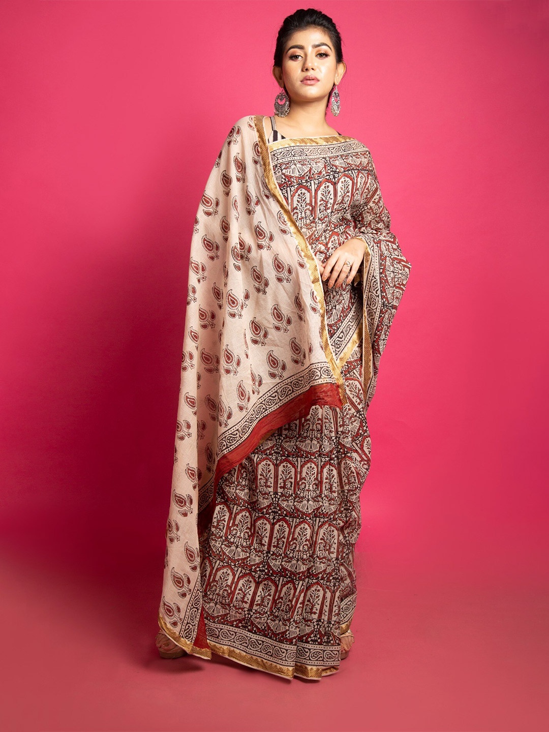 

Unnati Silks Paisley Zari Pure Cotton Bagru Saree, Red